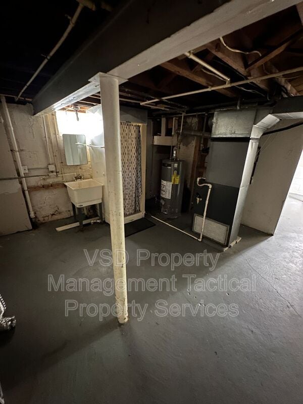 Building Photo - 12413 Garland Ave