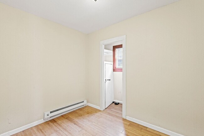 Building Photo - 811 Shoshone Pl