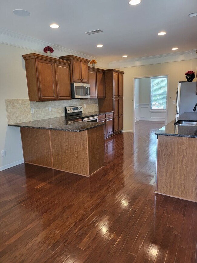 Building Photo - 284 Big Oak Ln