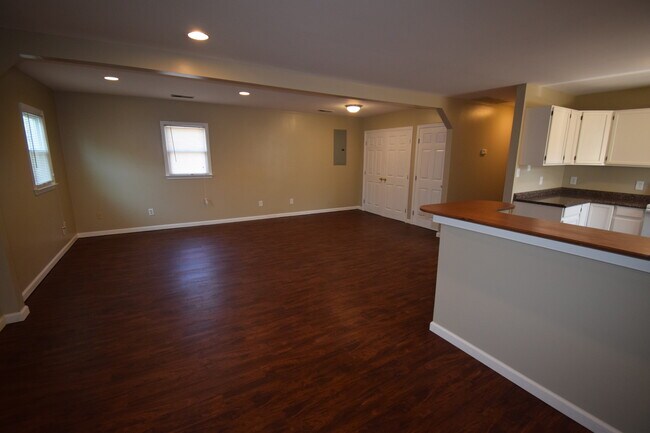 Building Photo - 205 Waller Ave