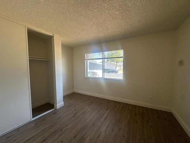 Building Photo - 1701 Ortega Dr