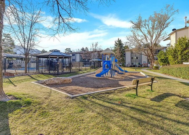 Building Photo - 5704 S Waterbury Way