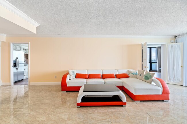 Building Photo - 5380 N Ocean Dr