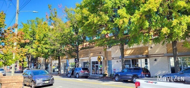 Building Photo - 115 E Park Ave