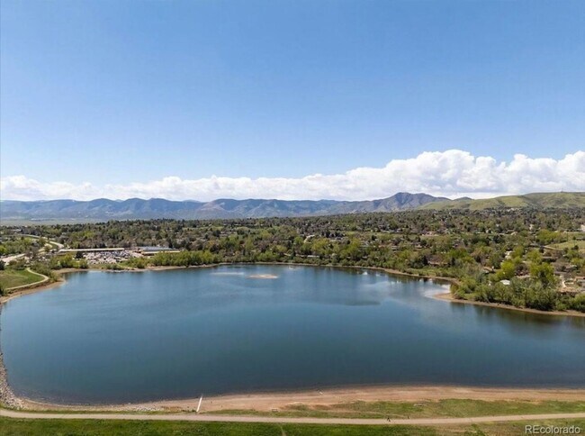 Building Photo - Beautifully Updated 2-Bed – Dual Masters w...