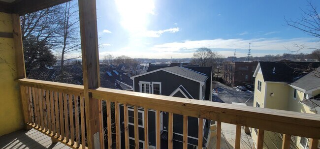 Building Photo - 3 Castlerock St