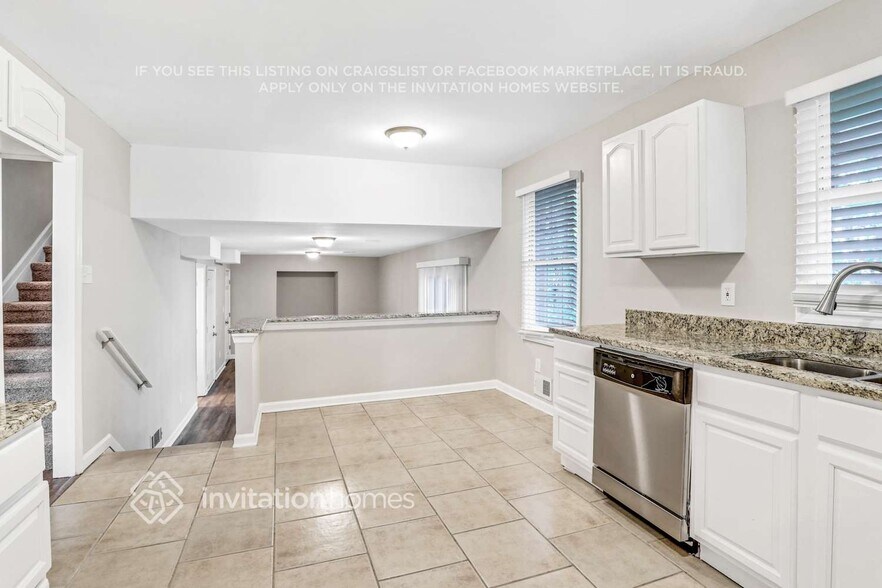 Building Photo - 2339 Chevy Chase Ln