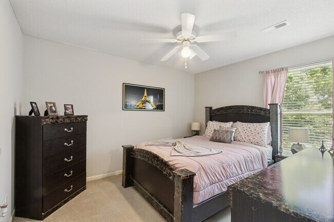 Building Photo - 5341 Meadowlark Dr