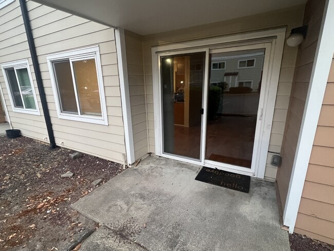 Building Photo - 15210 Macadam Rd S