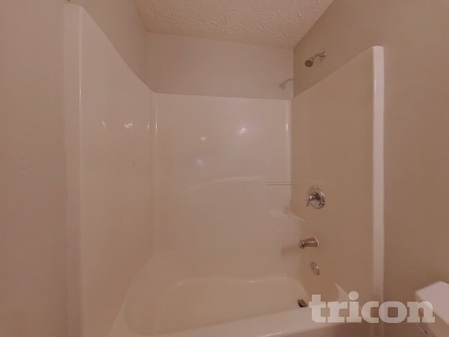 Building Photo - 1011 Buckeye Ln