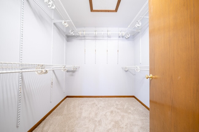 Building Photo - 5209 W 61st St