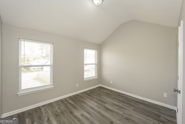 Building Photo - 265 Redding Ridge