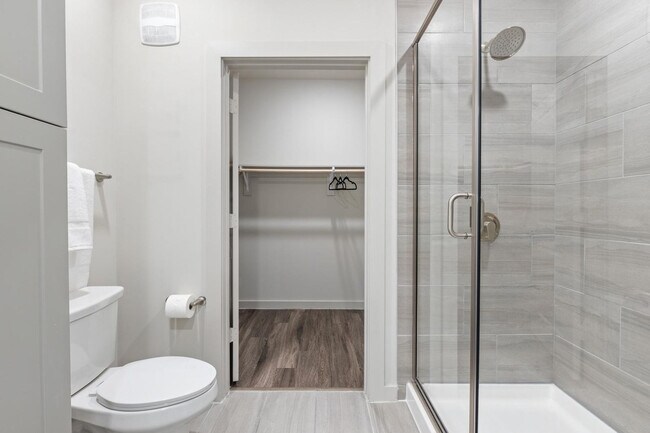 Building Photo - 5820 1/2 Cameron Road-SI FL2-ID1303392P