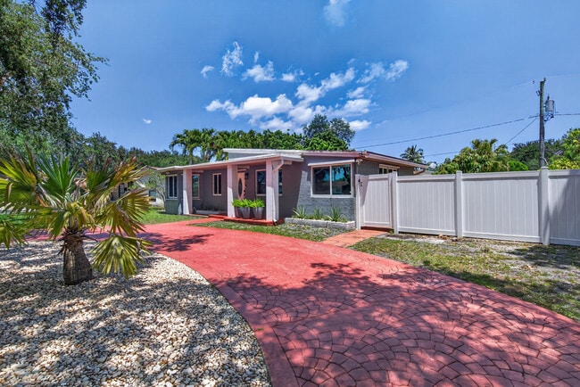 Building Photo - 211 S 57th Way