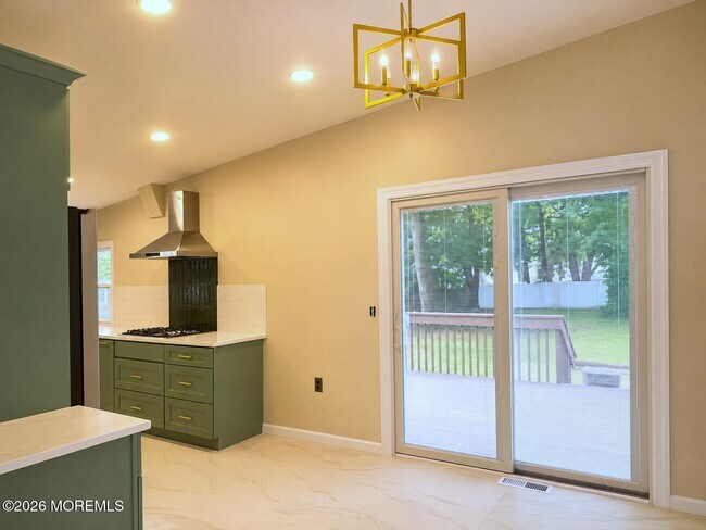Building Photo - 253 Parkview Ter