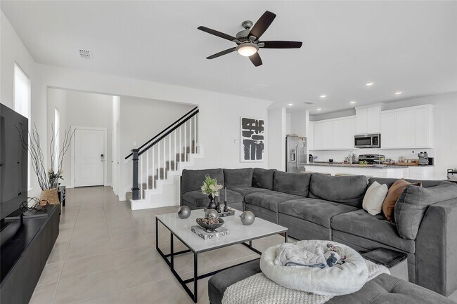 Building Photo - 7218 Clearwater Cv Dr