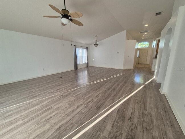 Building Photo - 6833 Runner Oak Dr