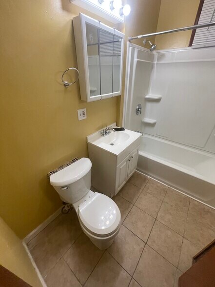 Building Photo - 87 Ferry St