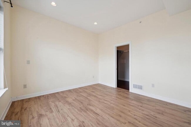 Building Photo - 714 N Chadwick St