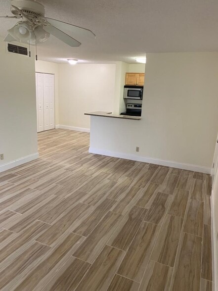 Building Photo - 10765 Cleary Blvd