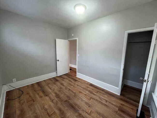 Building Photo - 14 Beechwood St