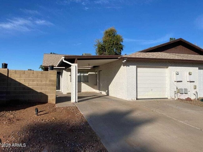 Building Photo - 1454 S Doran