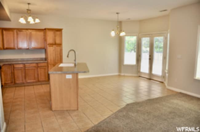 Building Photo - 269 Sunshine Dr