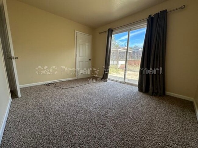 Building Photo - 1932 Lincoln St