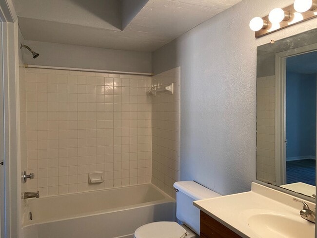 Building Photo - 5701 Gatlin Ave