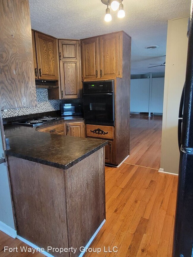 Building Photo - 3 br, 2 bath House - 4332 Wyandotte Dr