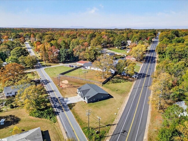 Building Photo - 404 Fairfield St