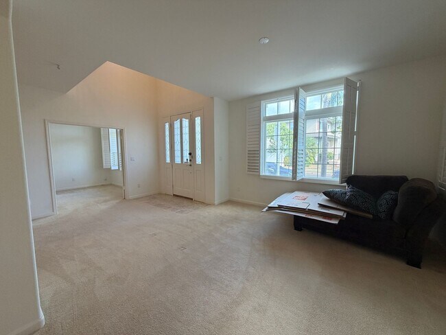 Building Photo - Spacious 4-Bedroom Ewa Beach Home with Den...