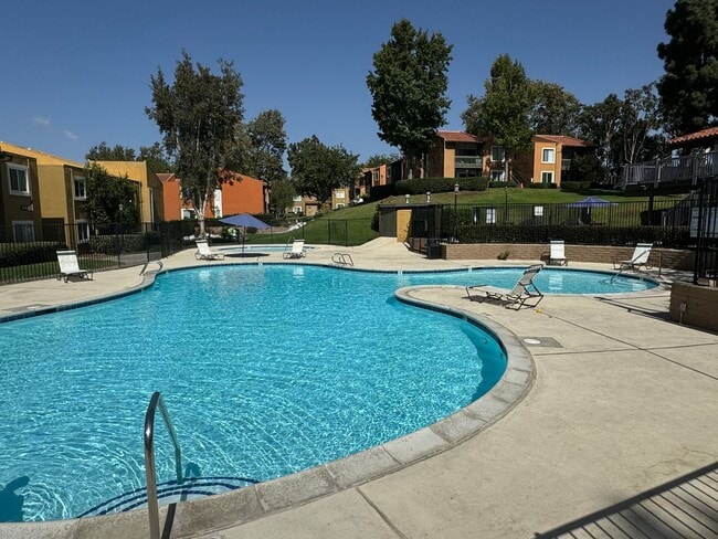 Building Photo - Rancho Bernardo Waterbridge Condos