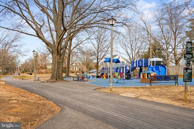 Building Photo - 113 Clifford Ave