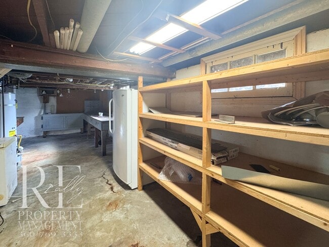 Building Photo - 50% OFF FIRST MONTHS RENT!! Timeless Vintage Home with Bonus Office, Expansive Yard & A/C