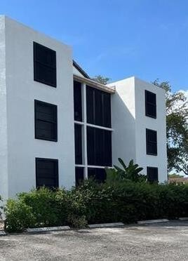 Primary Photo - 211 Lake Pointe Dr