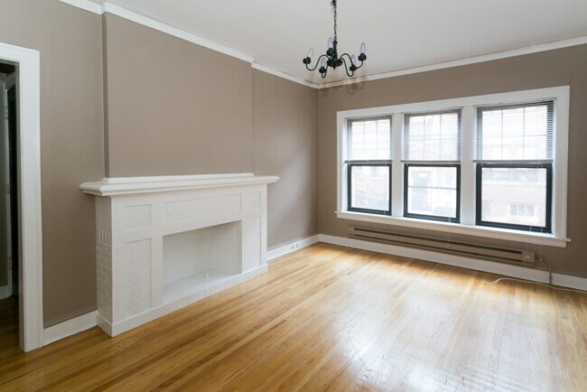 Building Photo - 1322 Oak Ave