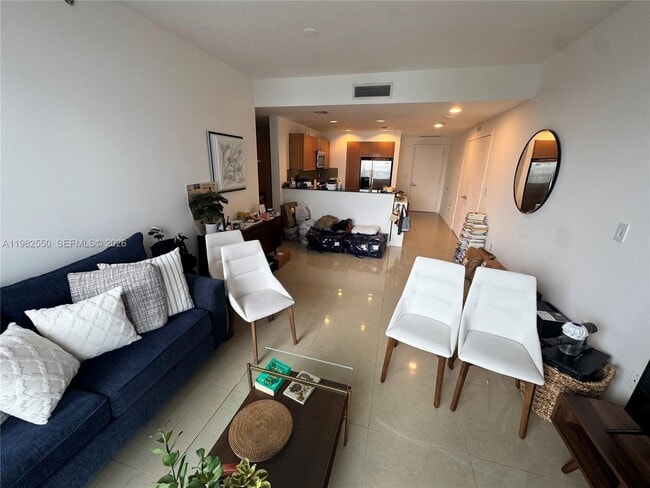 Building Photo - 1060 Brickell Ave