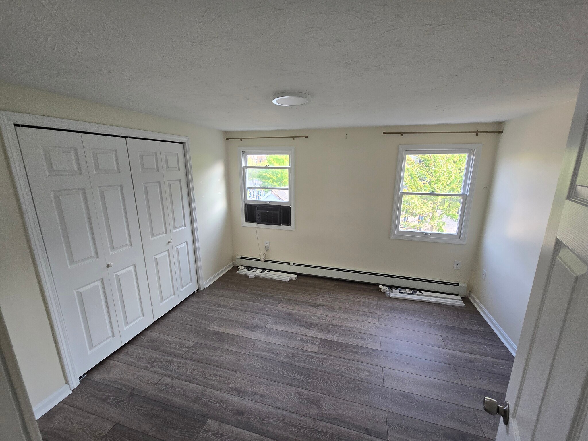 Building Photo - 157 3rd St