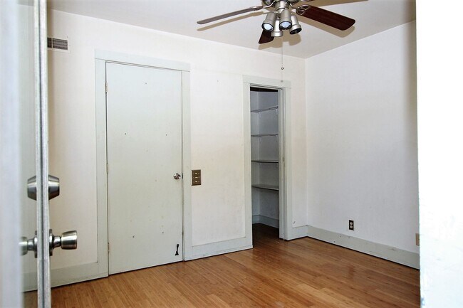 Building Photo - Bright and spacious one bedroom unit with ...
