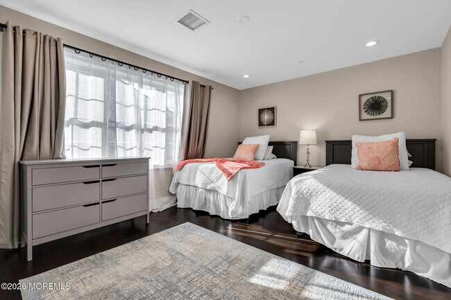 Building Photo - 58 Seaview Ave