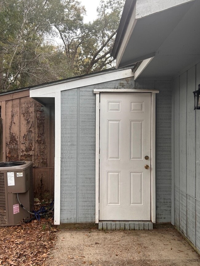 Building Photo - 1141 Brafforton Dr