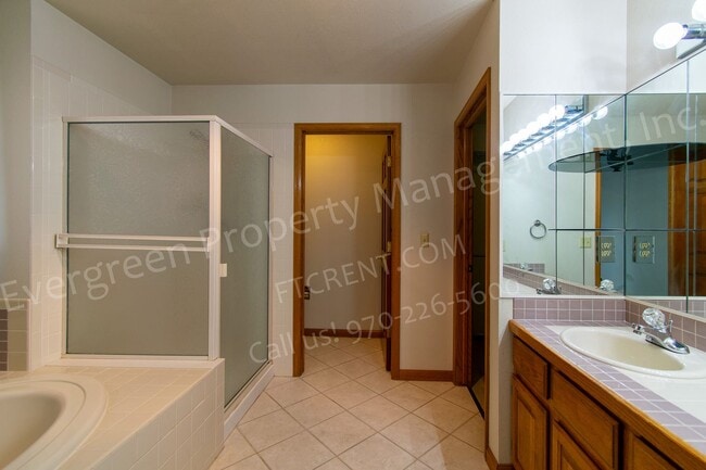 Building Photo - 1223 Red Oak Ct