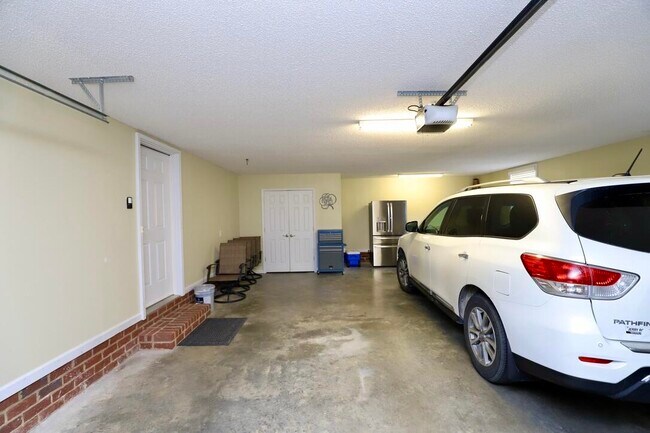 Building Photo - 3196 Daufaskie Rd