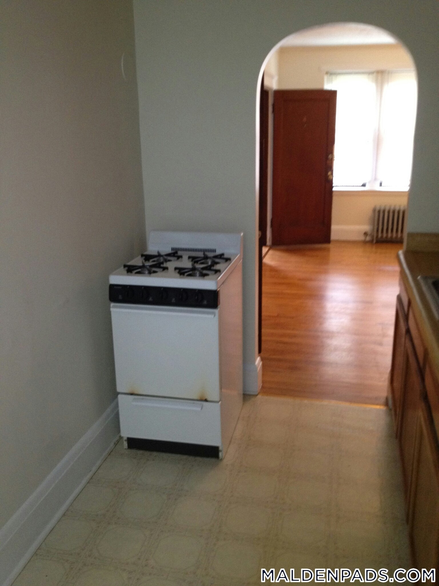 Building Photo - 349 Pleasant St