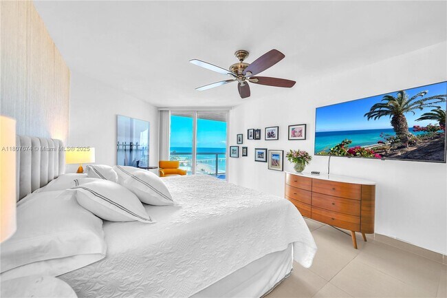 Building Photo - 16425 Collins Ave