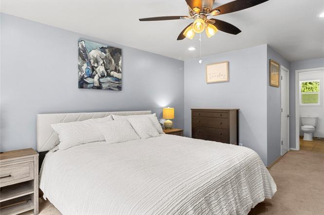 Master with ensuite - 4309 236th St E