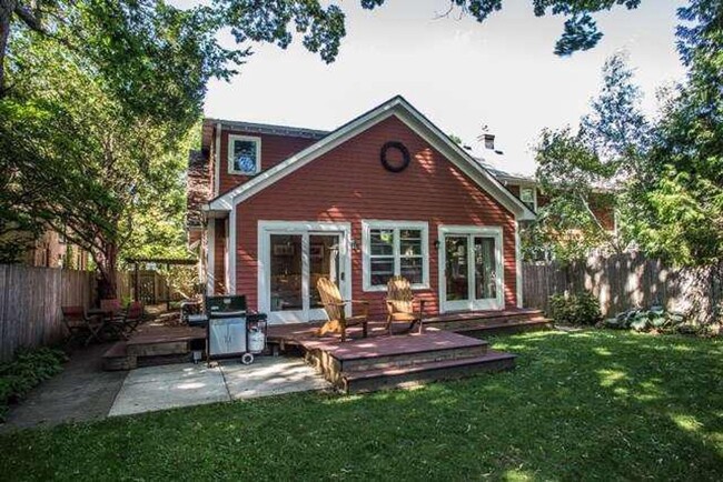 Building Photo - Classic Bungalow in one of Madison's best ...