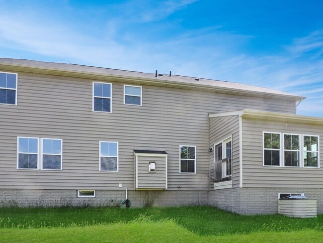 Building Photo - 9166 Beechdale Ct