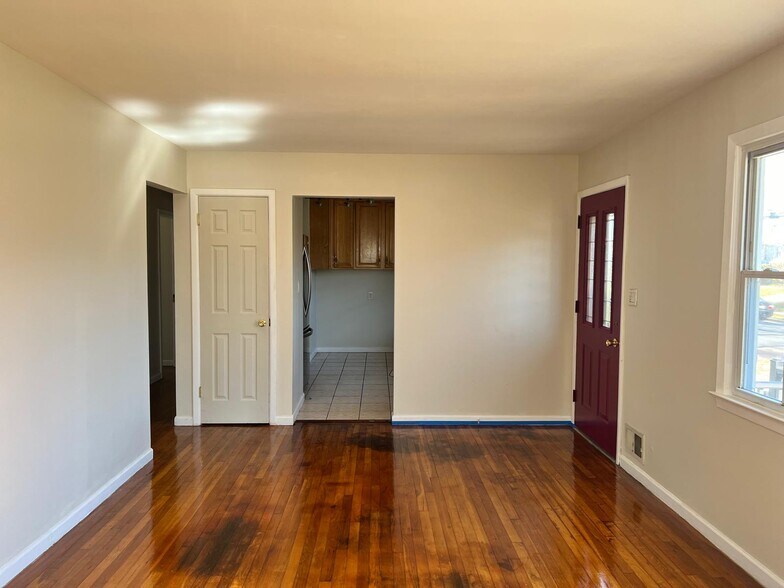 Building Photo - 126 Orange St